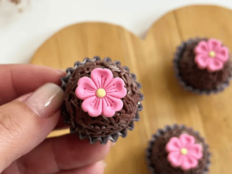Biscuit Comestível Flor Delicada Rosa c/ 10 unidades -  Meninas do Açúcar