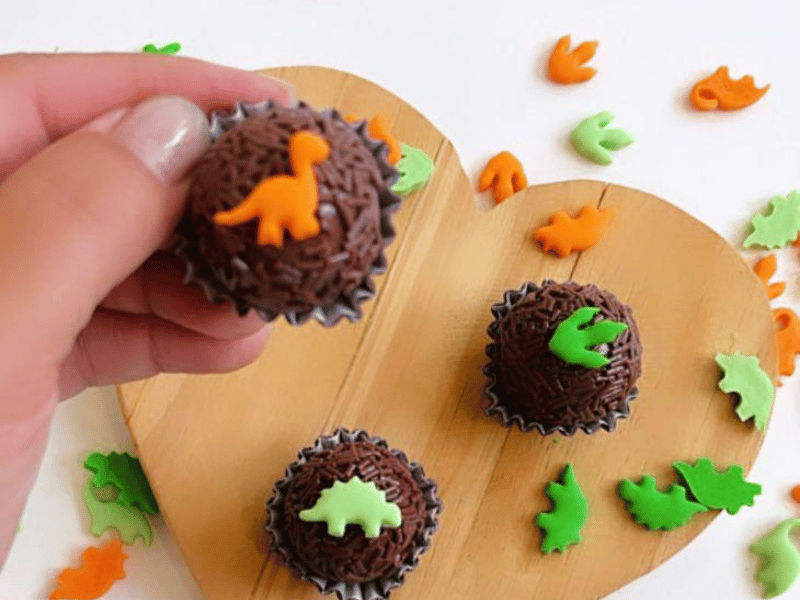 Biscuit Comestível Micro Dino c/ 20 unidades -  Meninas do Açúcar