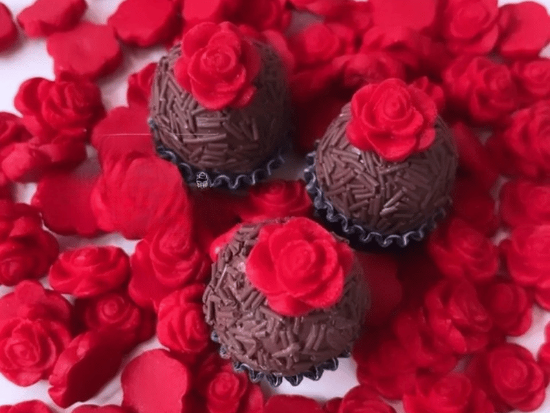Biscuit Comestível Rosa Vemelha c/ 12 unidades -  Meninas do Açúcar