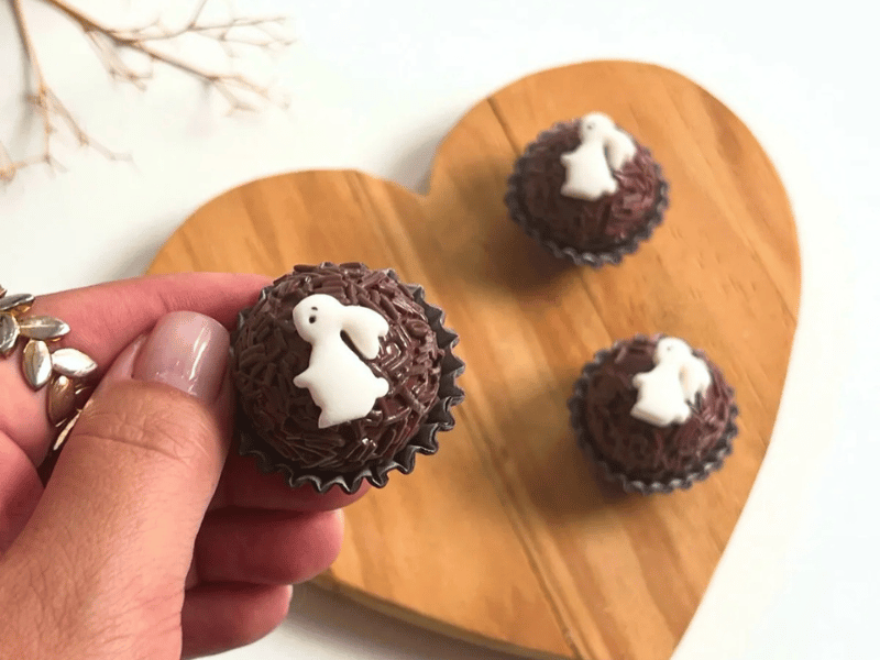 Biscuit Comestível Coelho da Páscoa Sentado Mini c/ 20 unidades - Meninas do Açúcar